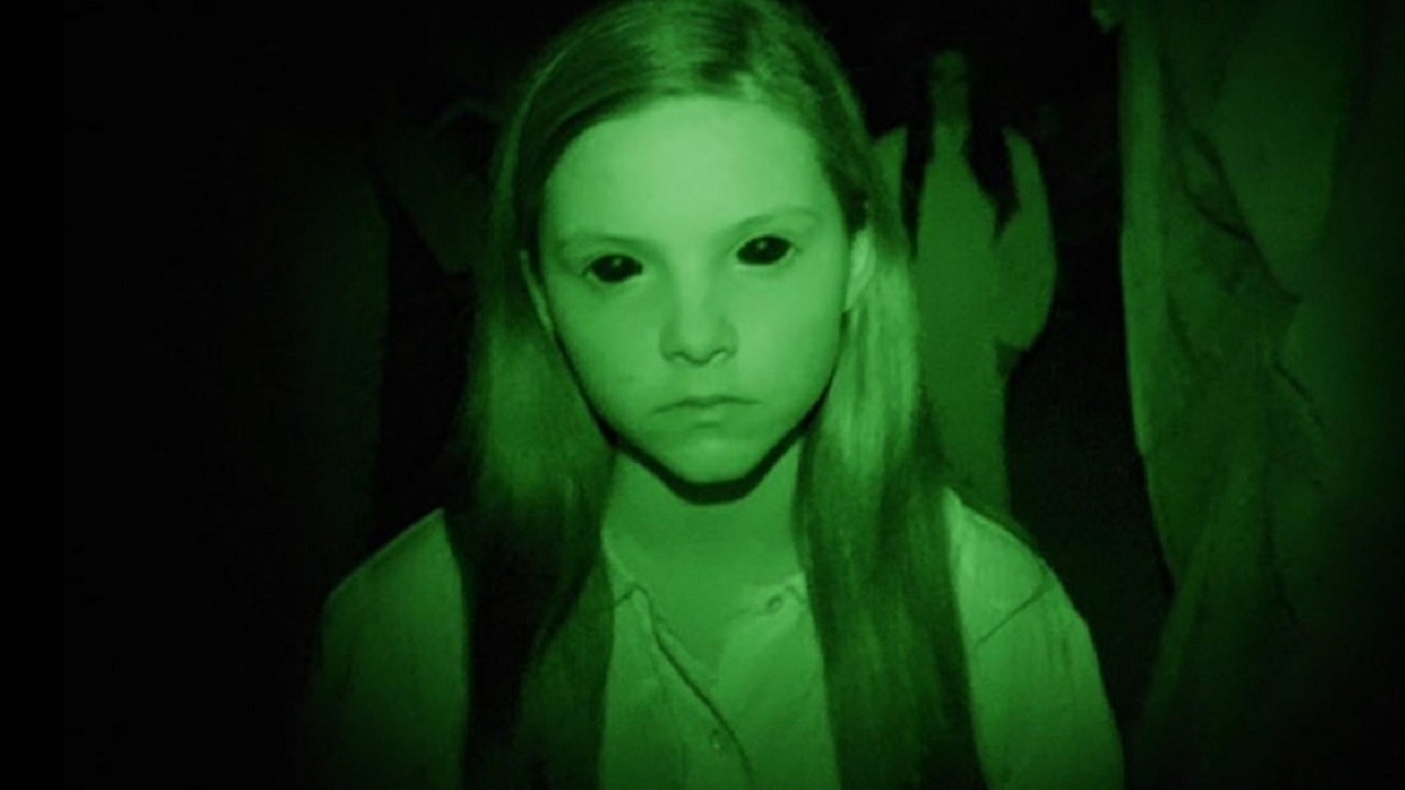 Jumpscares en meer clichés in eerste beelden 'Paranormal Activity: Next Of Kin'