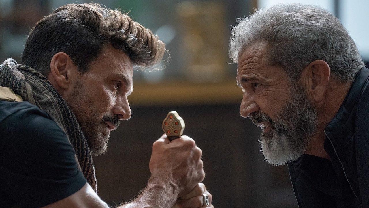 Frank Grillo razend over de verknipte 'Copshop'-versie die wij te zien krijgen