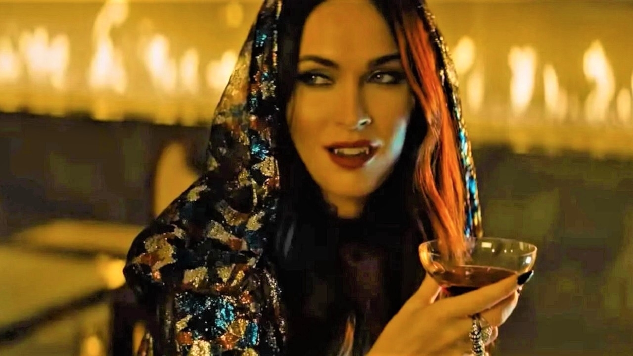Netflix zet trailer 'Night Teeth' met Megan Fox online!