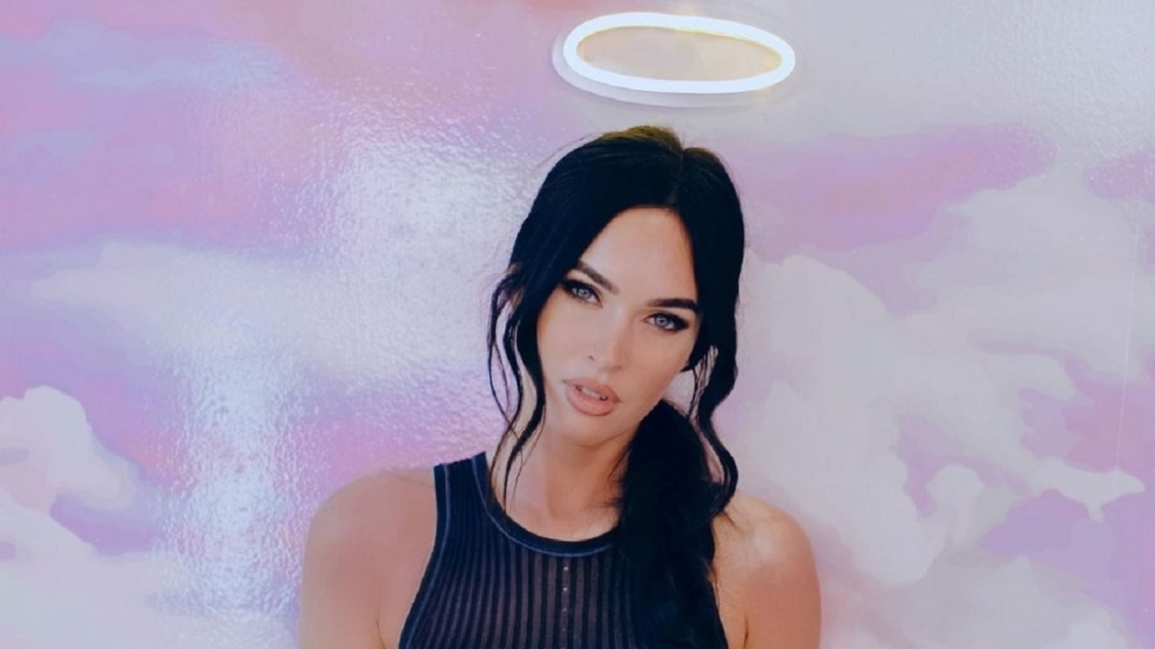 Loeihete foto's Megan Fox en Kourtney Kardashian op Instagram