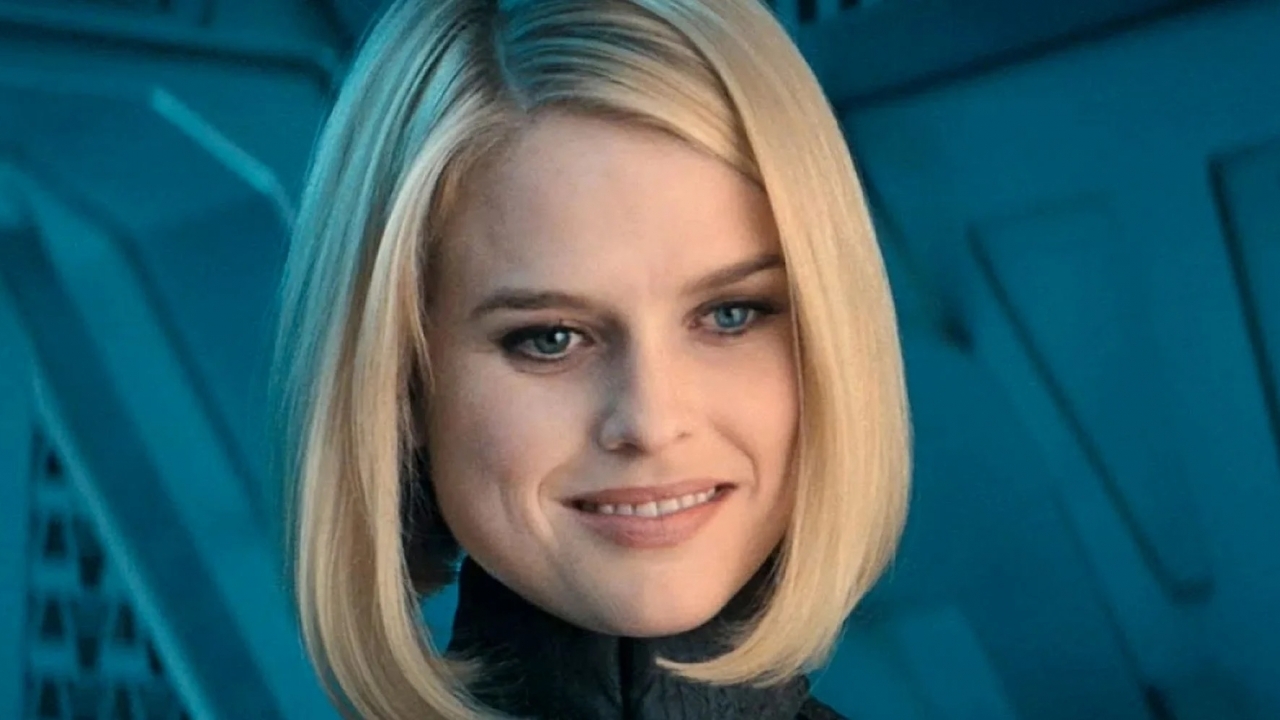 Alice Eve blikt terug op blote ondergoedscène uit 'Star Trek Into Darkness'