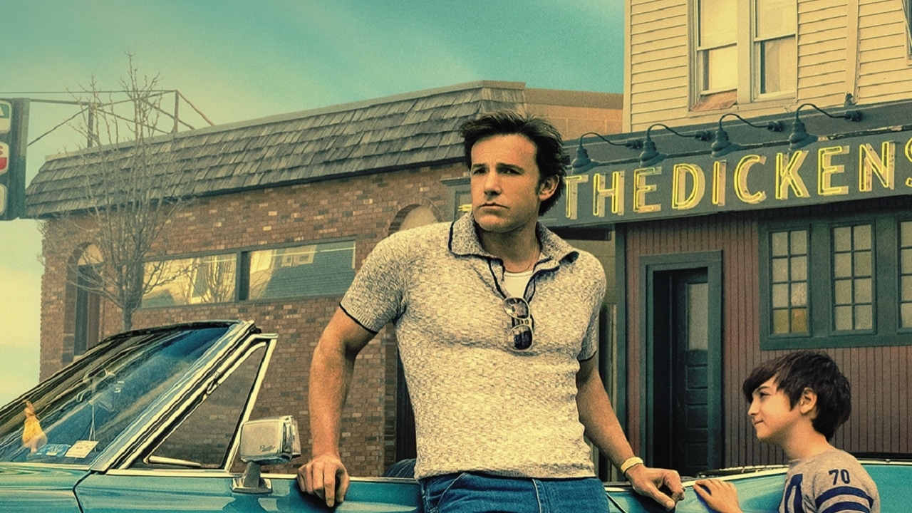 Ben Affleck lijkt wel een tiener op 'The Tender Bar' poster