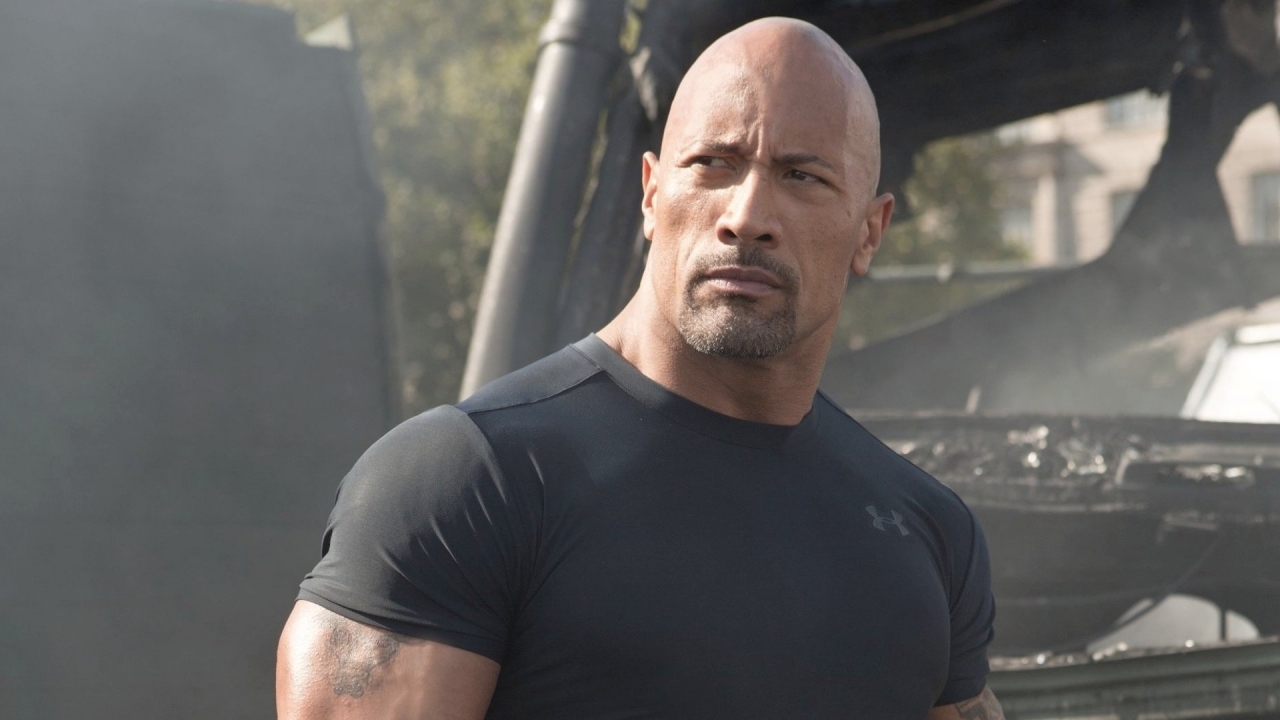 Dwayne Johnson 'The Rock' werkt een gigantische berg calorieën naar binnen