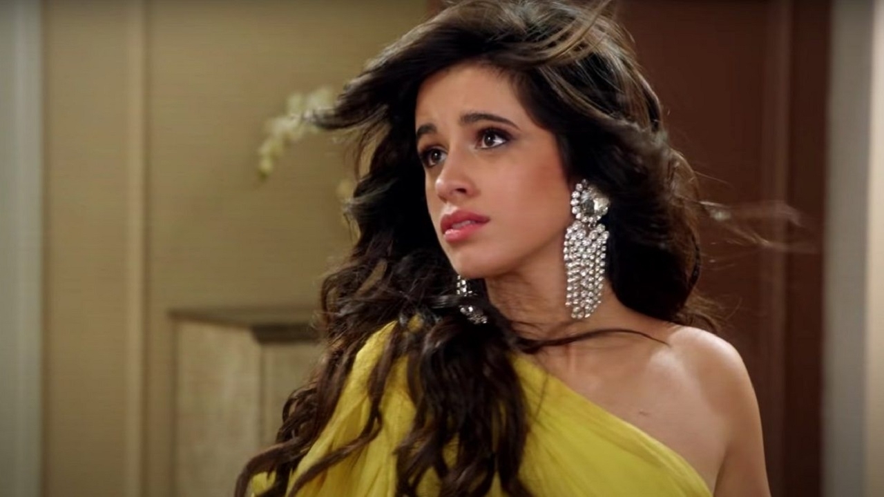 Camila Cabello schudt met haar hele voorgevel op Insta-beelden
