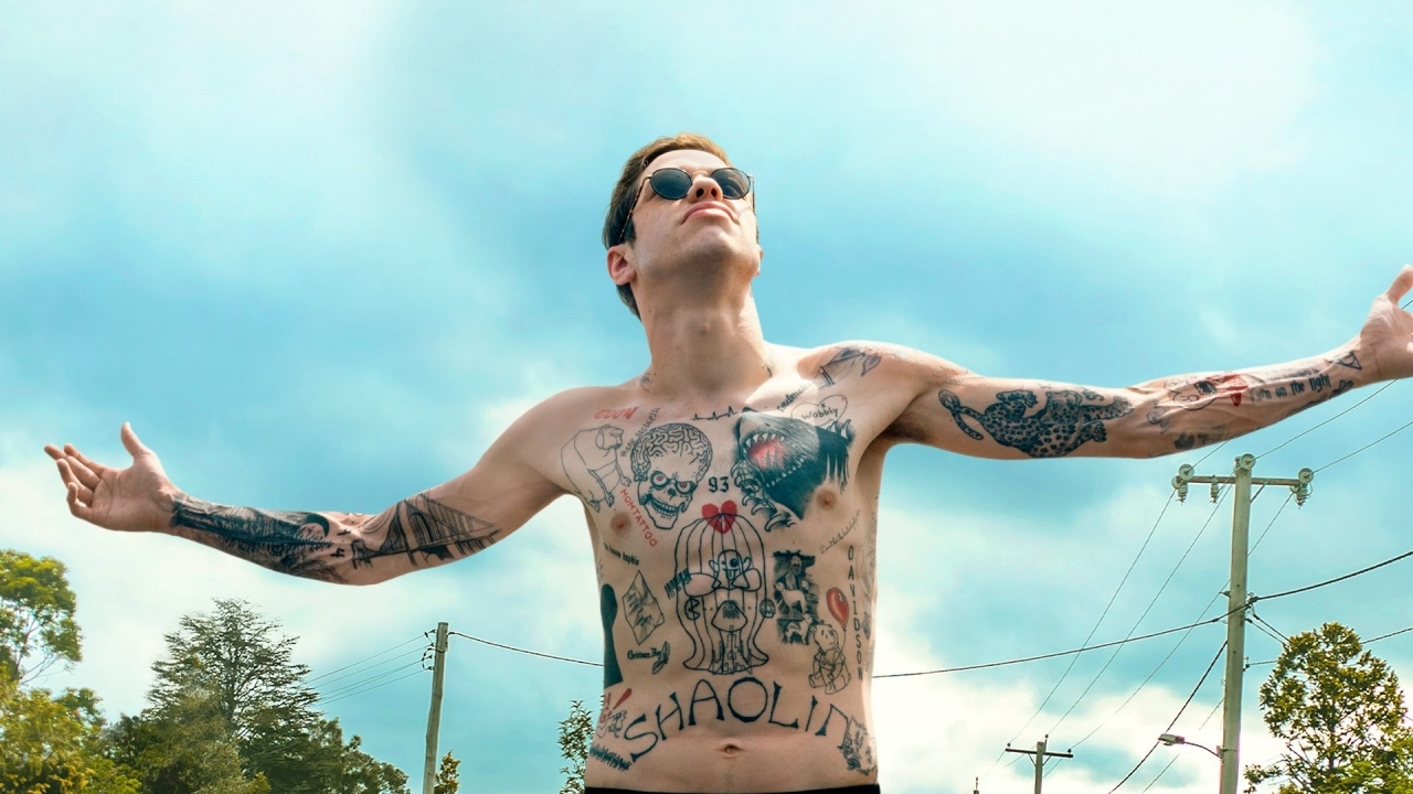 'The Suicide Squad'-acteur (27) wil relatie met Kim Kardashian (41) ondanks leeftijdsverschil