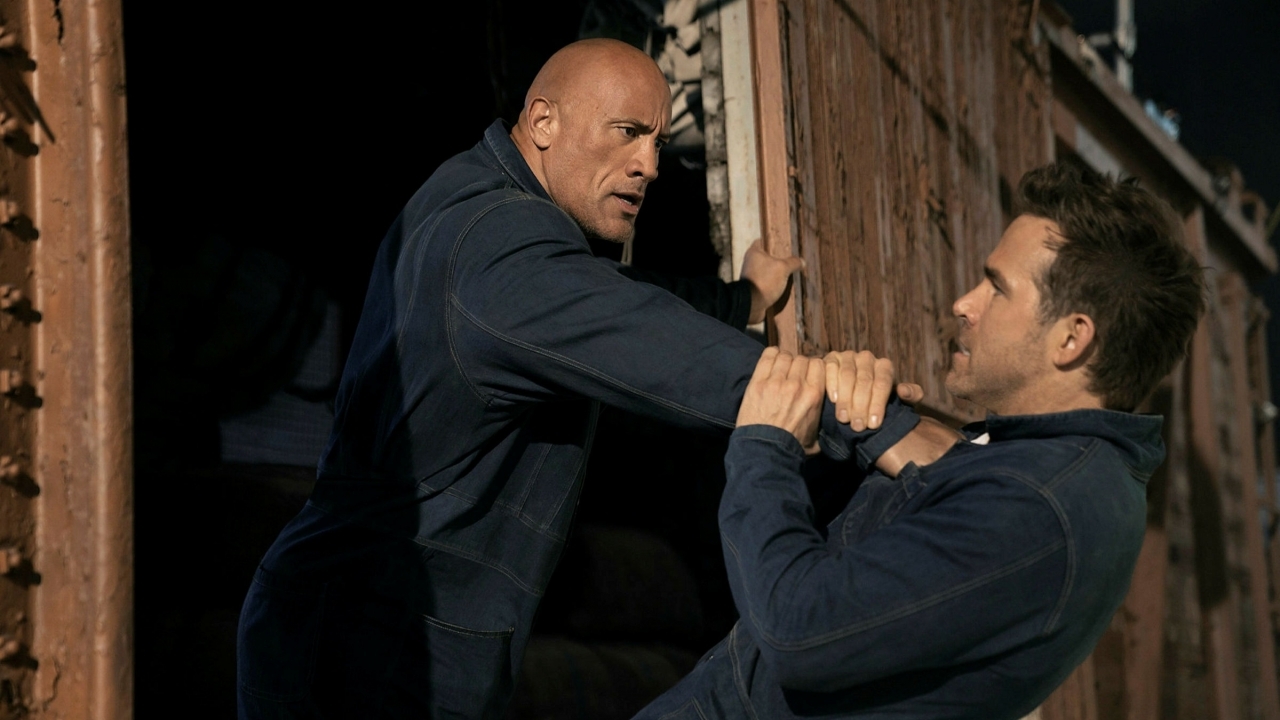 Beroemde voetbalster klaagt Dwayne 'The Rock' Johnson aan voor... de letter 'X'!?