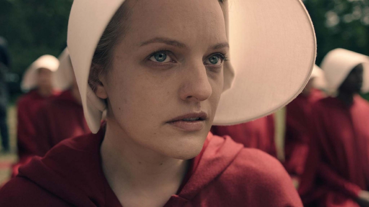 Elisabeth Moss (The Handmaid's Tale) vindt kritiek op Scientology maar stom