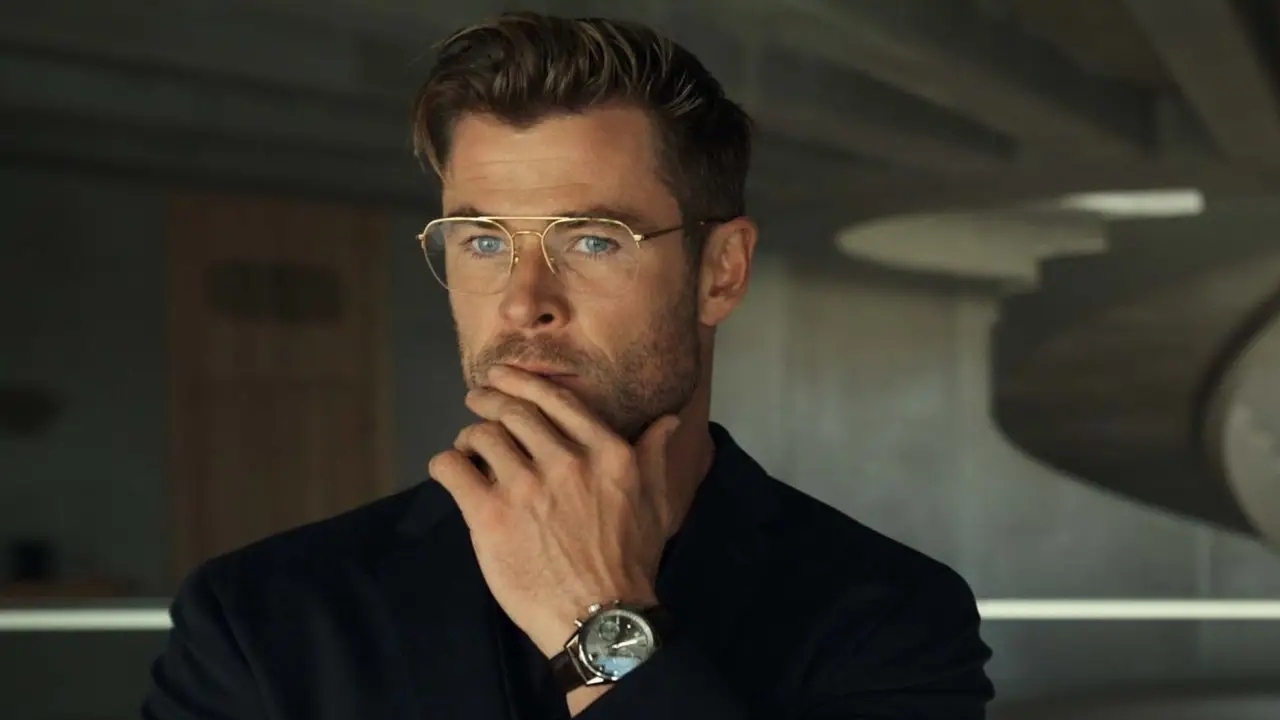 Netflix dropt eerste trailer nieuwe scifi-actiefilm 'Spiderhead' met Chris Hemsworth