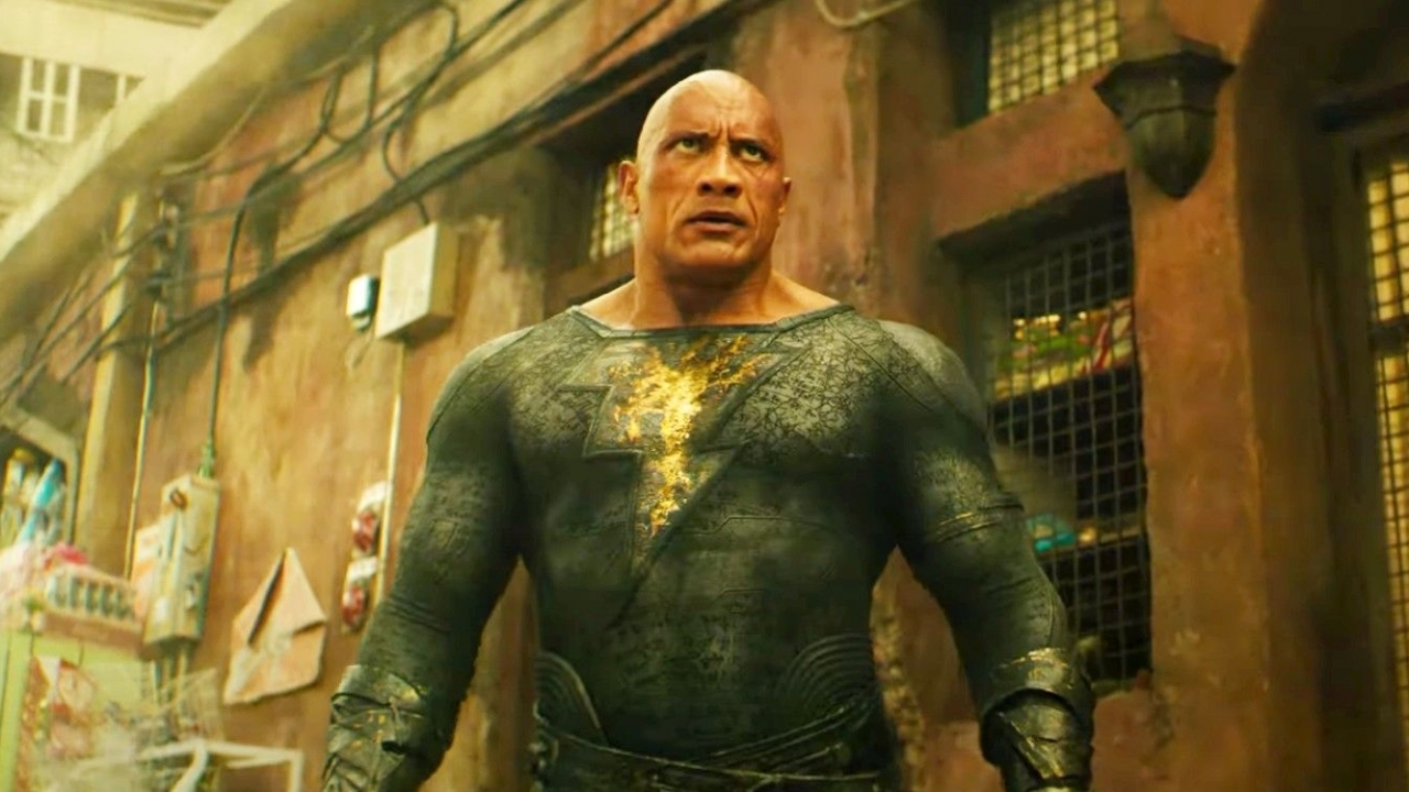 Dwayne Johnson is Black Adam op foto voor zijn eerste superheldenfilm