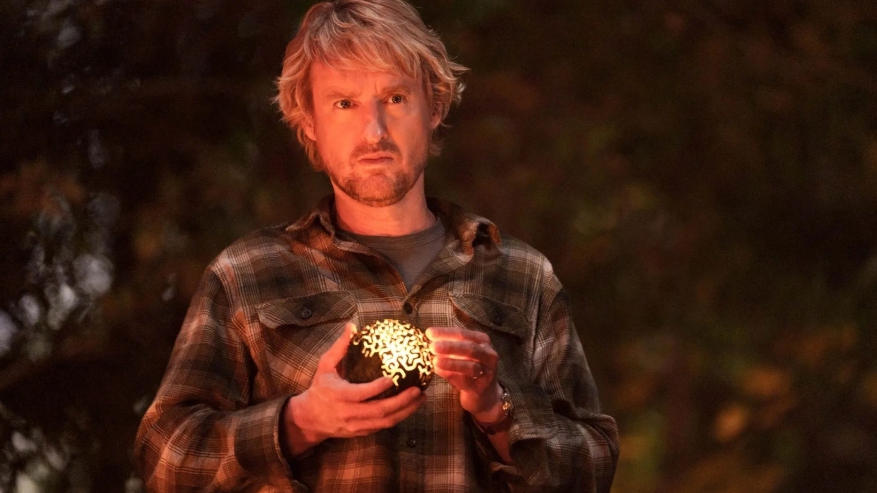 Owen Wilson als soort Cyborg op poster eigen superheldenfilm