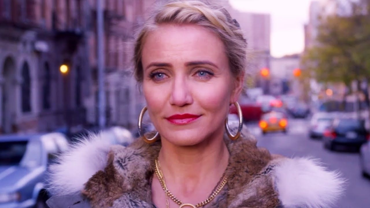 Topactrice van 'Charlie's Angels' omarmt ouder worden en een fles wijn - letterlijk