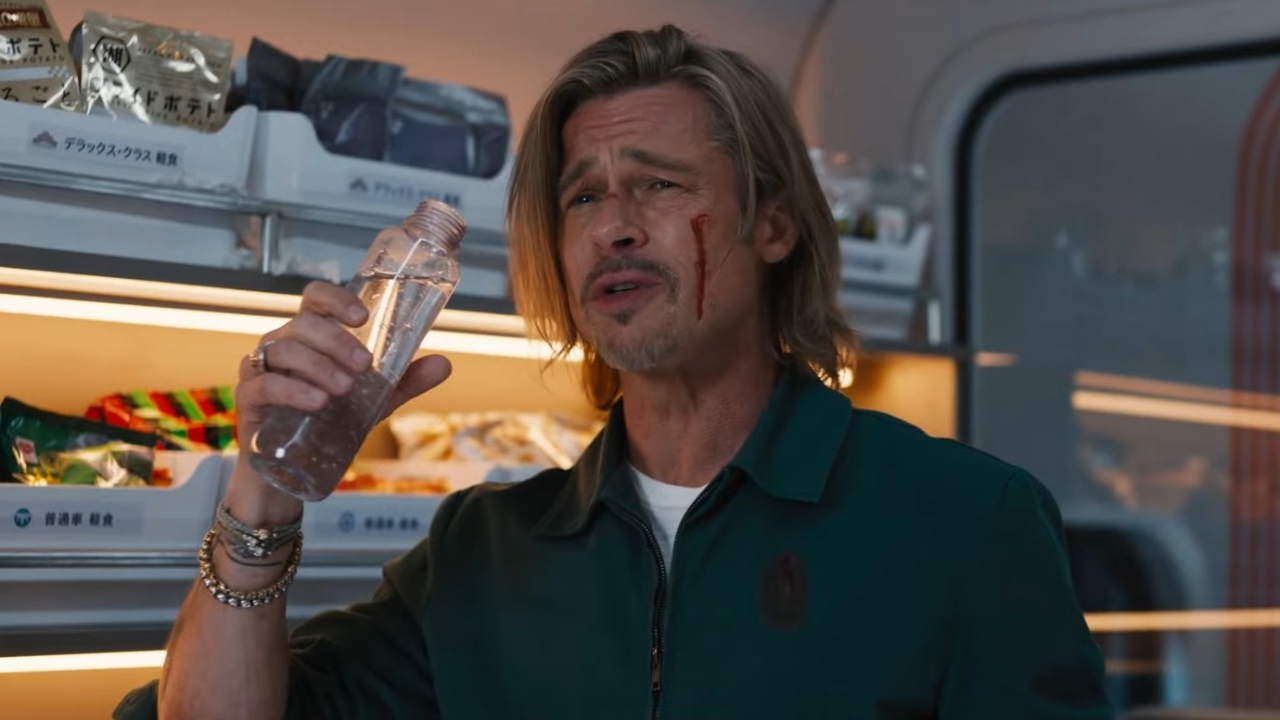 Stoere Brad Pitt vergeet zijn broek op première van 'Bullet Train'