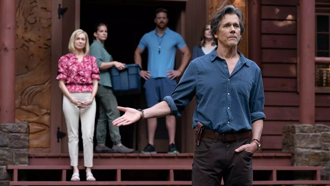 Kevin Bacon verjaagt op Instagram de blues met zijn gitaar en zijn geit
