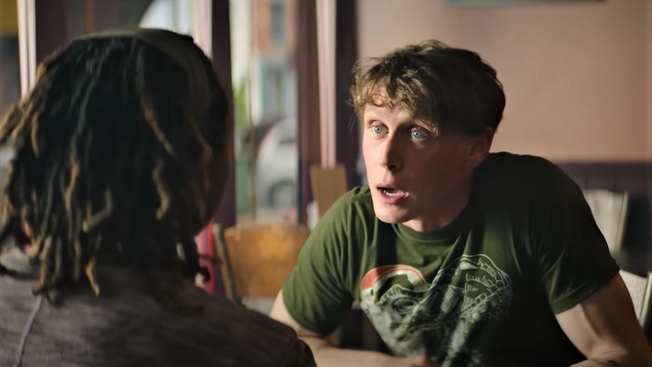 George MacKay (1917) in verontrustende trailer van Netflix-film 'I Came By'