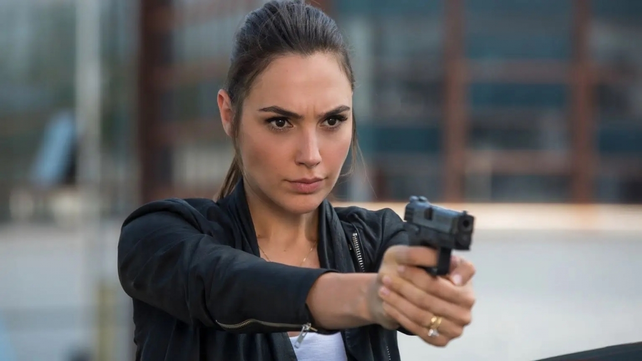 Gal Gadot vlamt in 'Heart of Stone' van Netflix