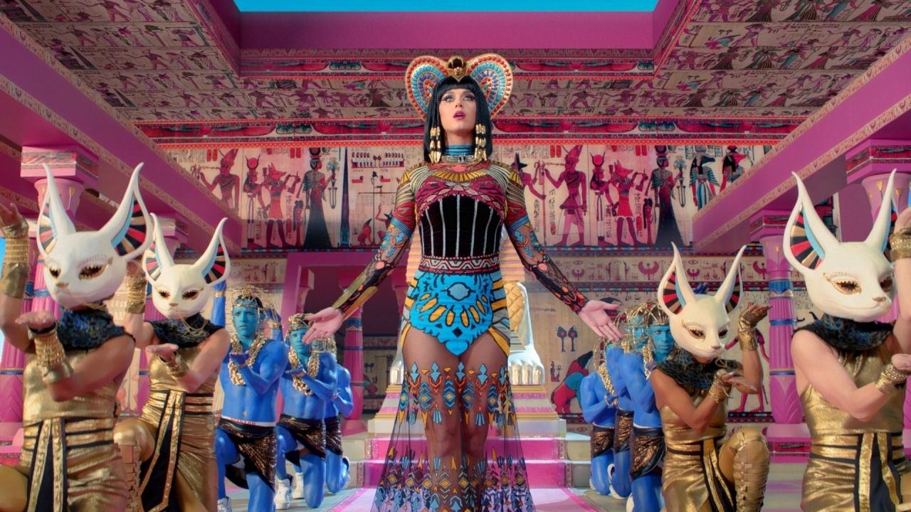 Katy Perry onder vuur i.v.m. succes Netflix-serie over seriemoordenaar