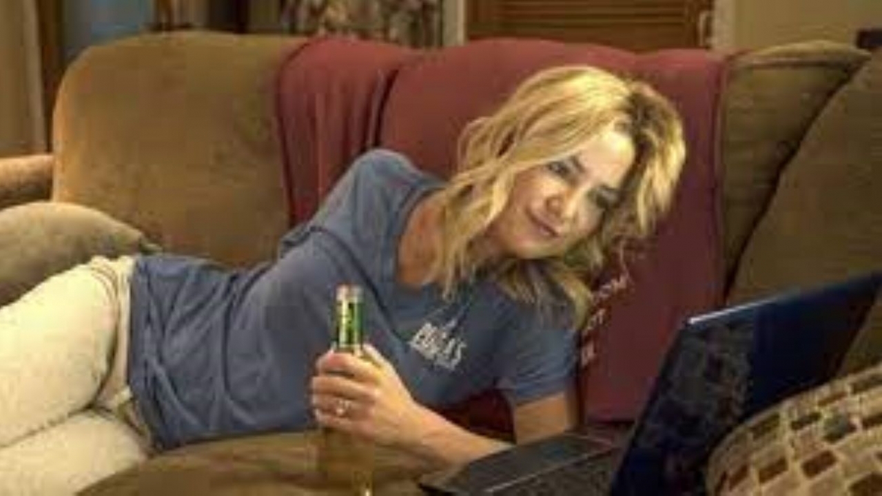 Kate Hudson is oogverblindend in verschillende outfits bij promotie nieuwe 'Knives Out'