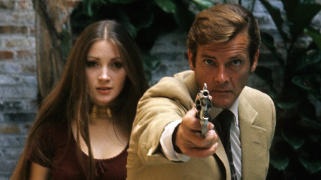 Dit bekende 'James Bond'-nummer had heel anders kunnen zijn!