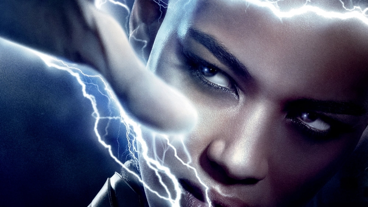 Batwoman-ster Javicia Leslie verandert in X-Men's Storm met een geweldig Halloween-kostuum
