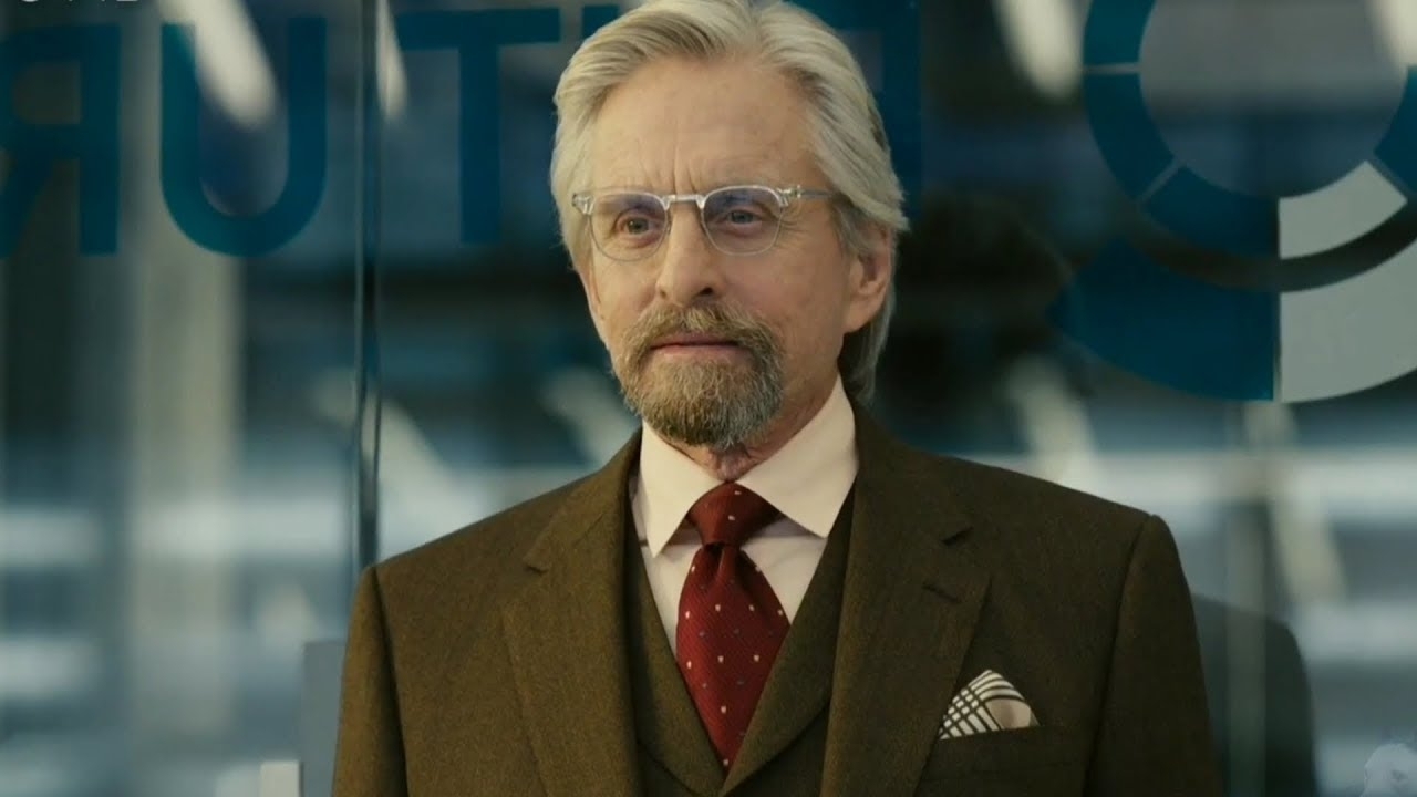 Michael Douglas lijkt wel een smurf op Insta-foto naast NBA-speler