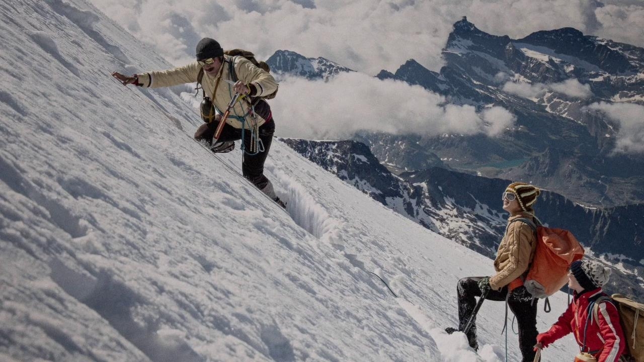 Bestseller 'De Acht Bergen' is verfilmd: bekijk de trailer