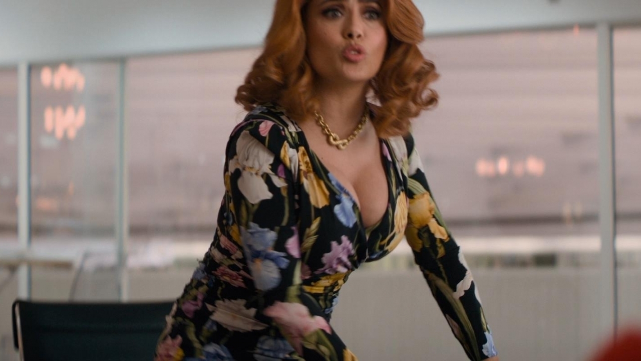 Salma Hayek is innig met Channing Tatum op foto 'Magic Mike's Last Dance'