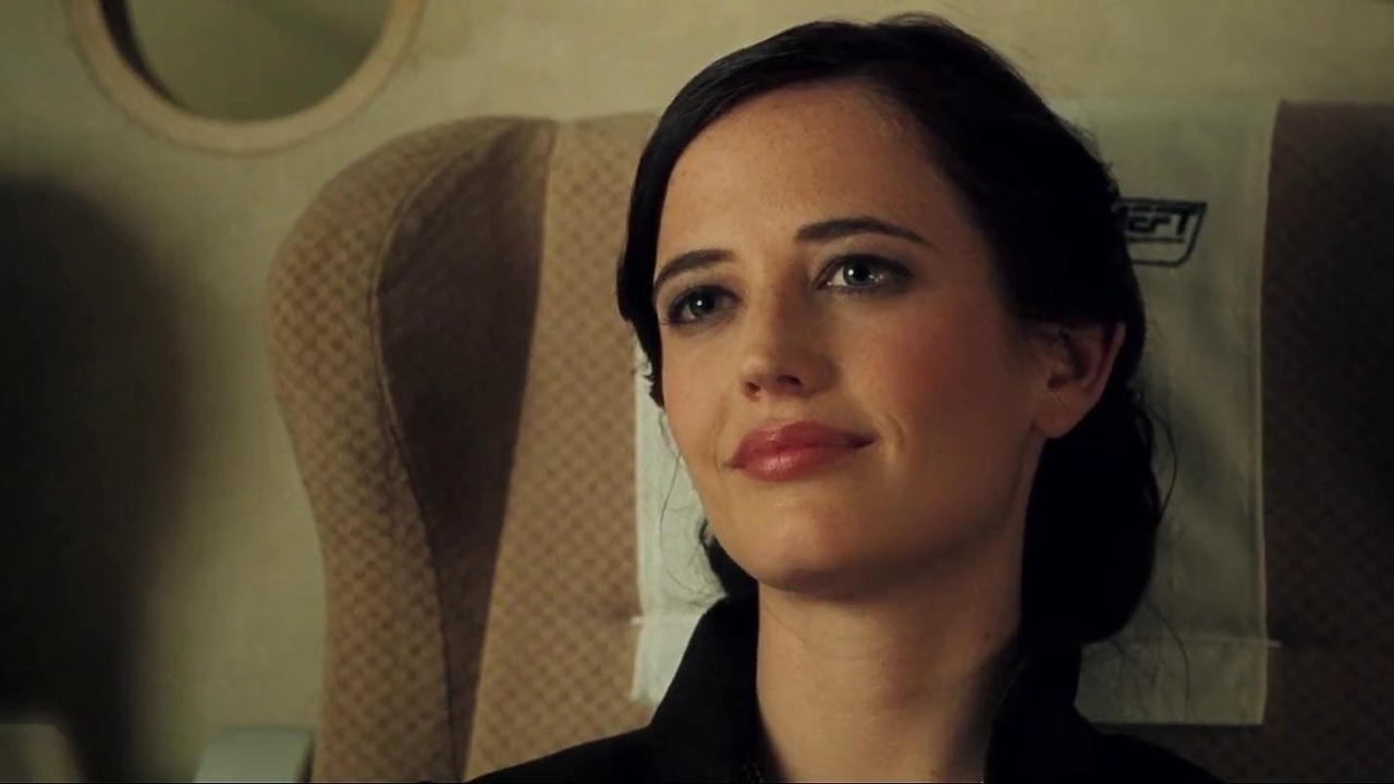 Eva Green met niet te missen decolleté op Insta-foto