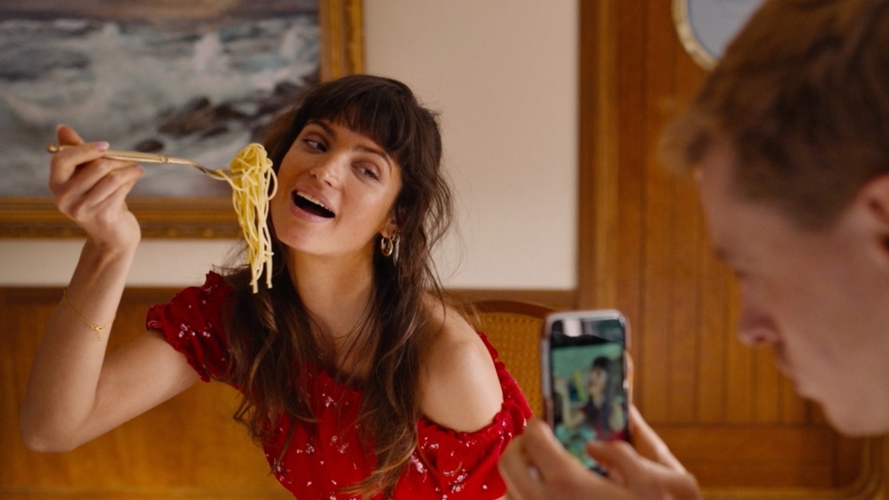 Nu pas weten we waaraan 'Triangle of Sadness'-actrice Charlbi Dean (32) is gestorven