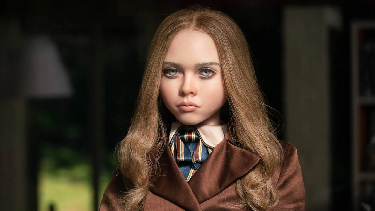 Zien: Aubrey Plaza als queer-icoon 'M3GAN' in hilarische parodie op horrorpop