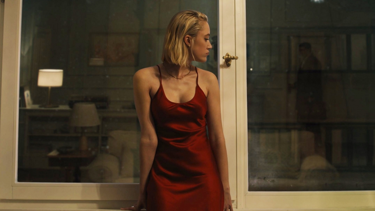 Trailer voor mysterieuze horrorthriller 'Watcher' met Maika Monroe