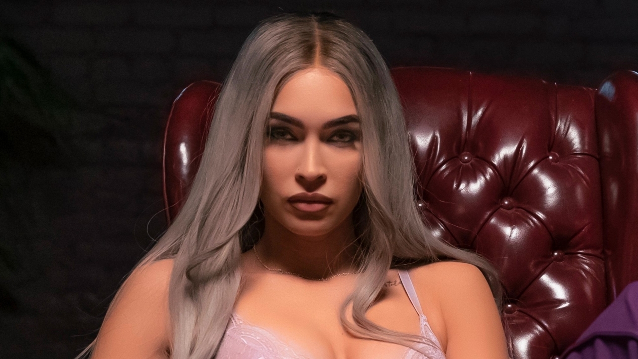 'Transformers'-babe Megan Fox schittert in bikkelharde trailer 'Johnny & Clyde'