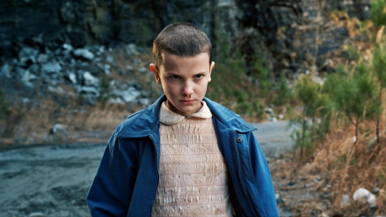 Millie Bobby Brown uit 'Stranger Things' herken je echt totaal niet meer op deze nieuwe foto's