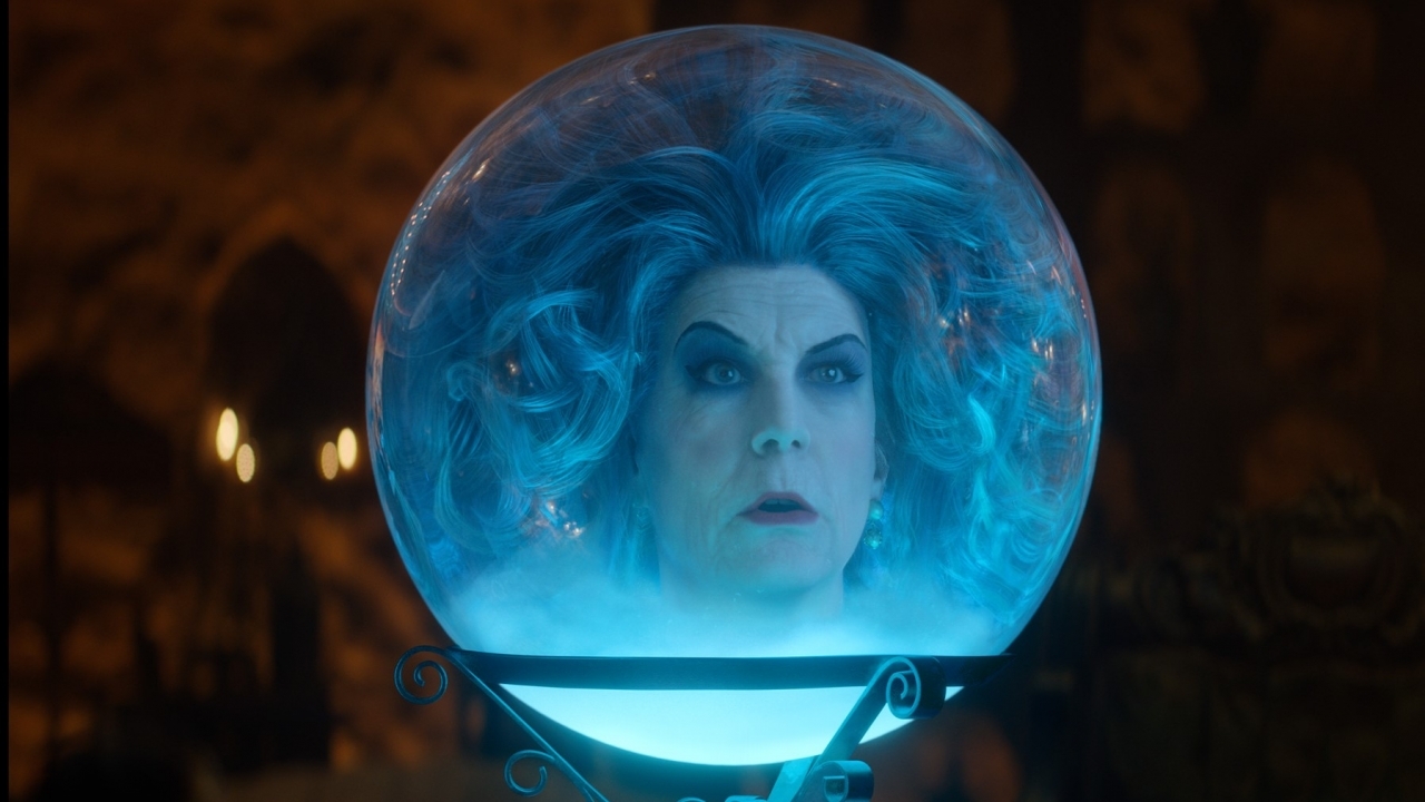 Griezelige foto van Jamie Lee Curtis in Disney's 'Haunted Mansion' steekt de kop op