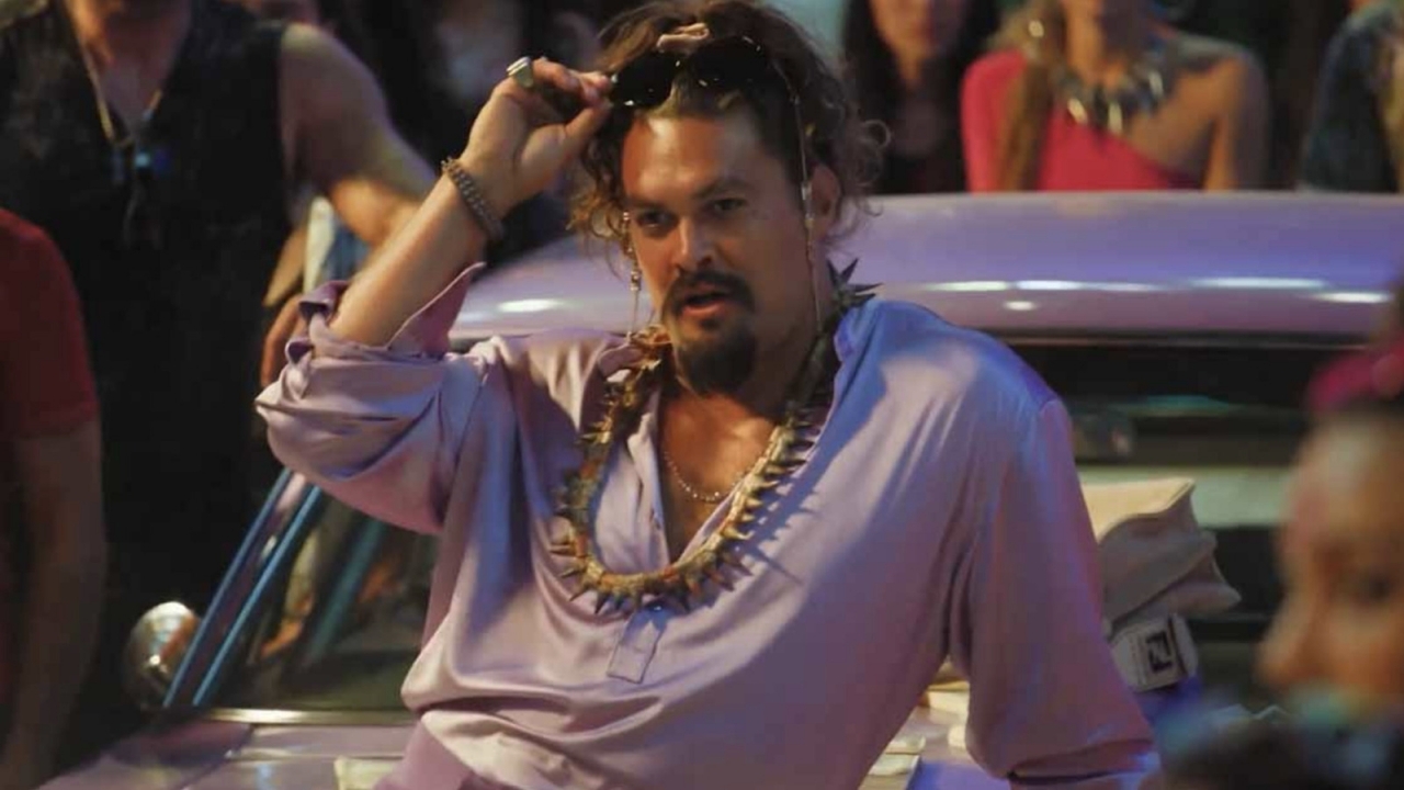Jason Mamoa heeft een identiteitscrisis in hilarische reclamevideo