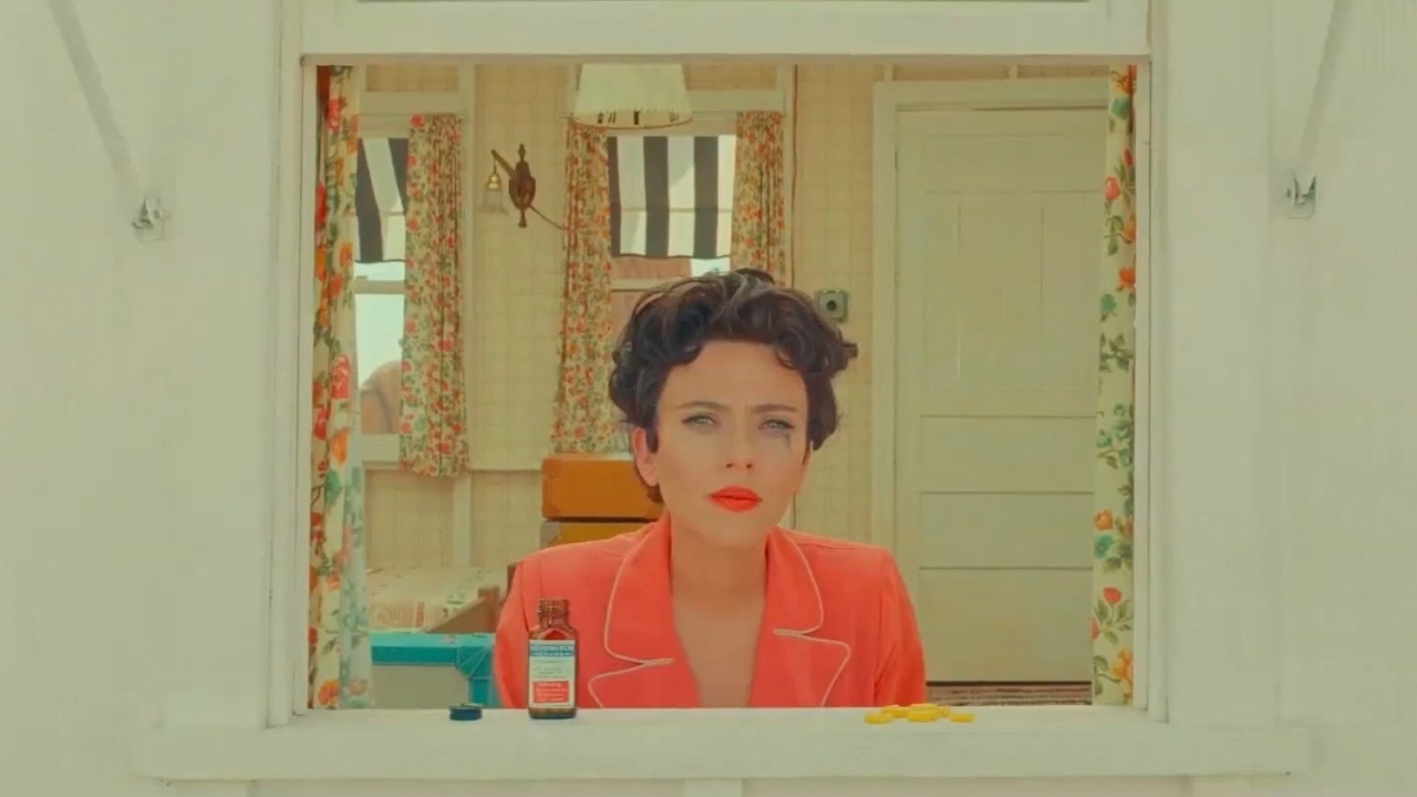 Ontdek de creatieve geest van Wes Anderson in het ontstaan van 'Asteroid City'