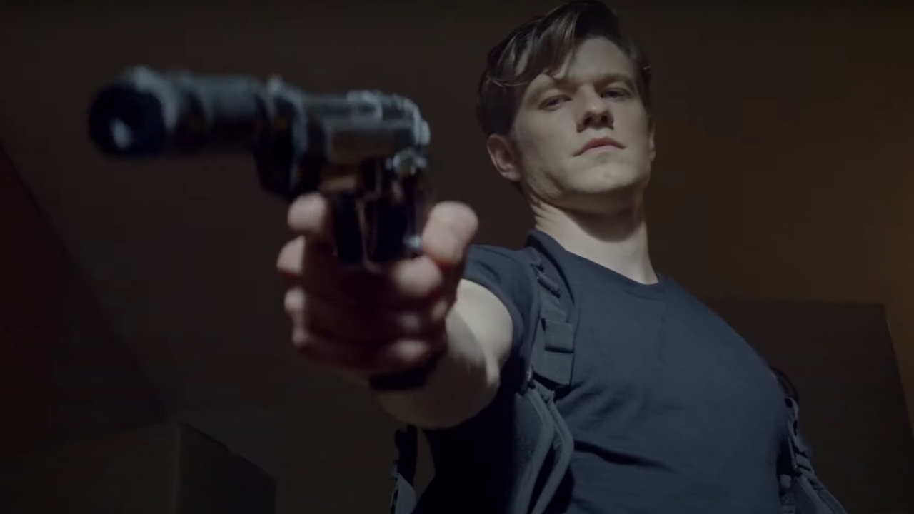 Keiharde actie in trailer 'The Collective' met Lucas Till en Ruby Rose
