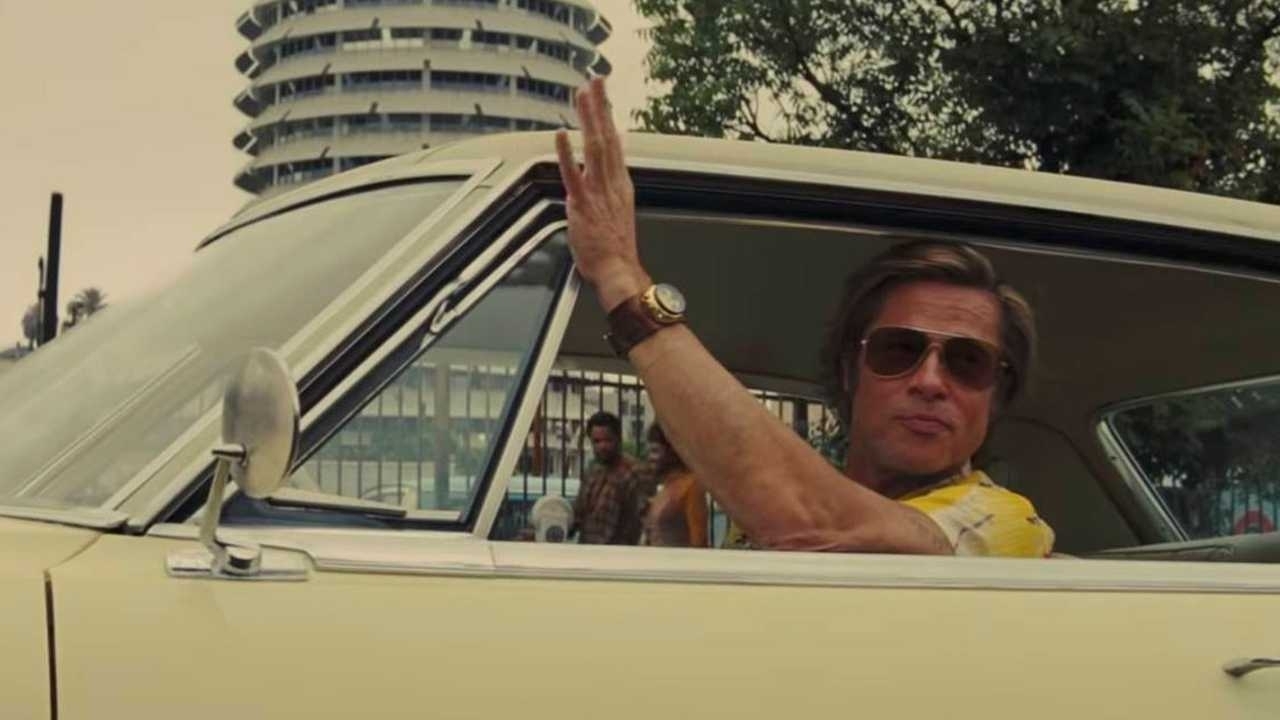 Brad Pitt scheurt in een F1-auto tijdens de Grand Prix op Silverstone