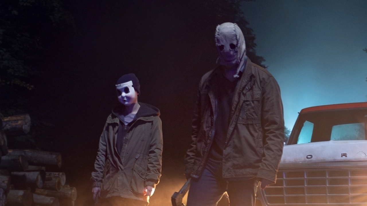 Eerste spannende blik op 'The Strangers Trilogy': Onthulling van de gekken uit hoofdstuk één