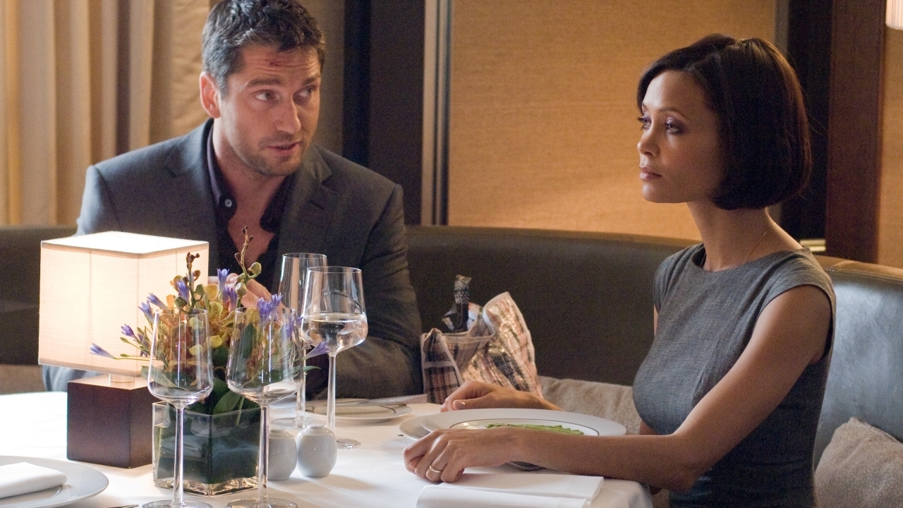 De opmerkelijke reden waarom Thandiwe Newton weigerde Gerard Butler te zoenen