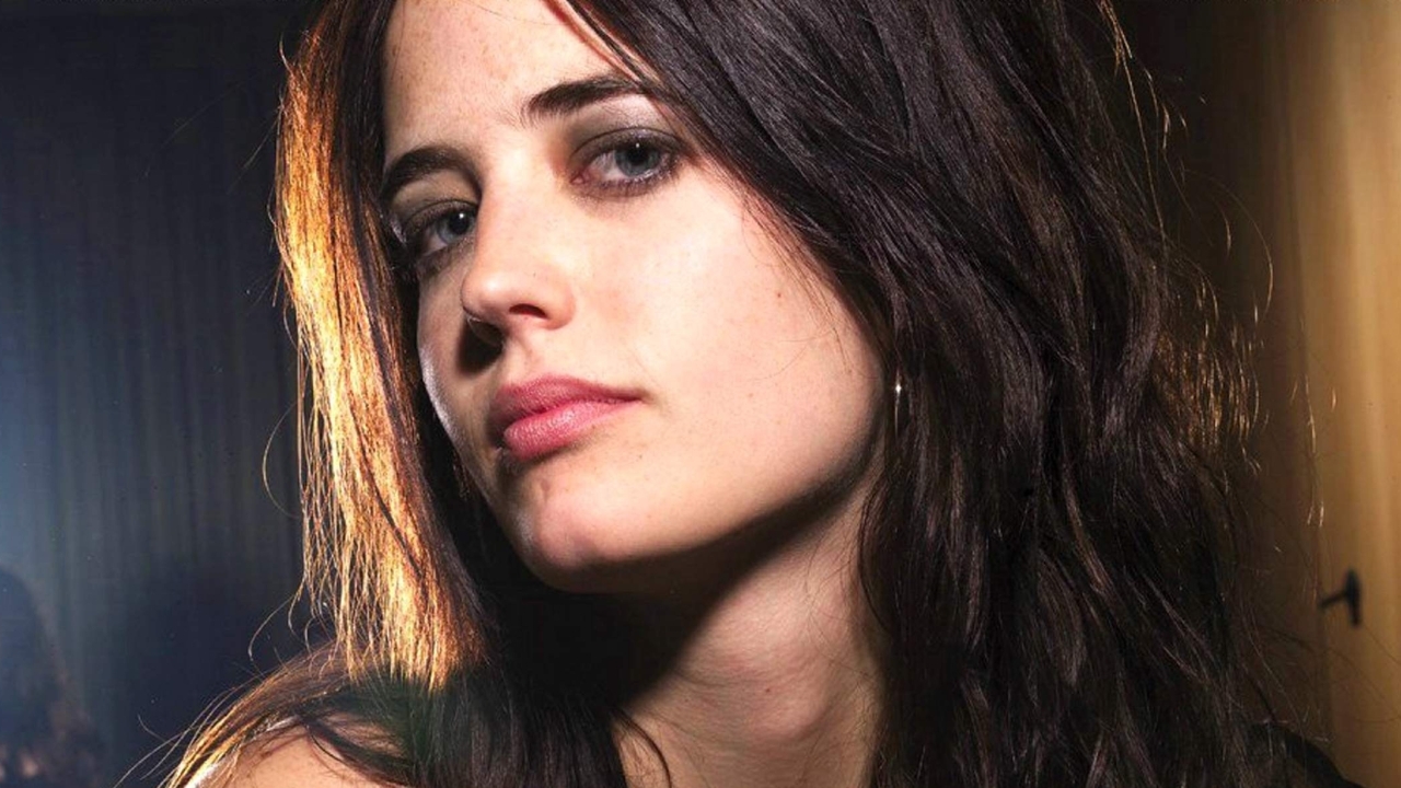 Eva Green trad "buiten haar lichaam" in film van regisseur die ze "meester in liefde en erotiek" noemt