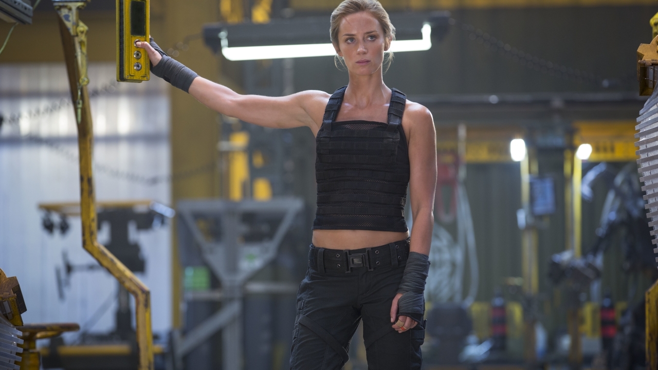 Verwijderde scène 'Edge of Tomorrow': Emily Blunt krijgt een ondeugend voorstel van Tom Cruise