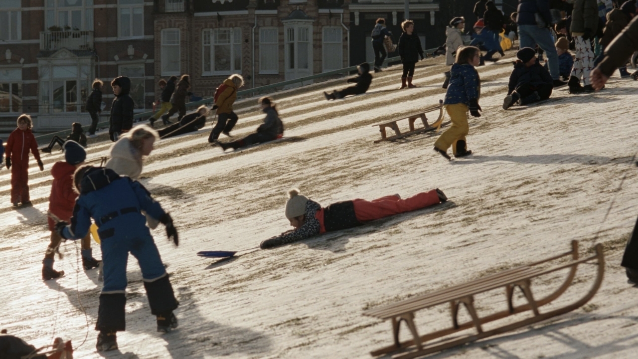 Verpletterende docu 'De Bezette Stad' over het Amsterdam tijdens 40/45 vs. de coronacrisis krijgt trailer