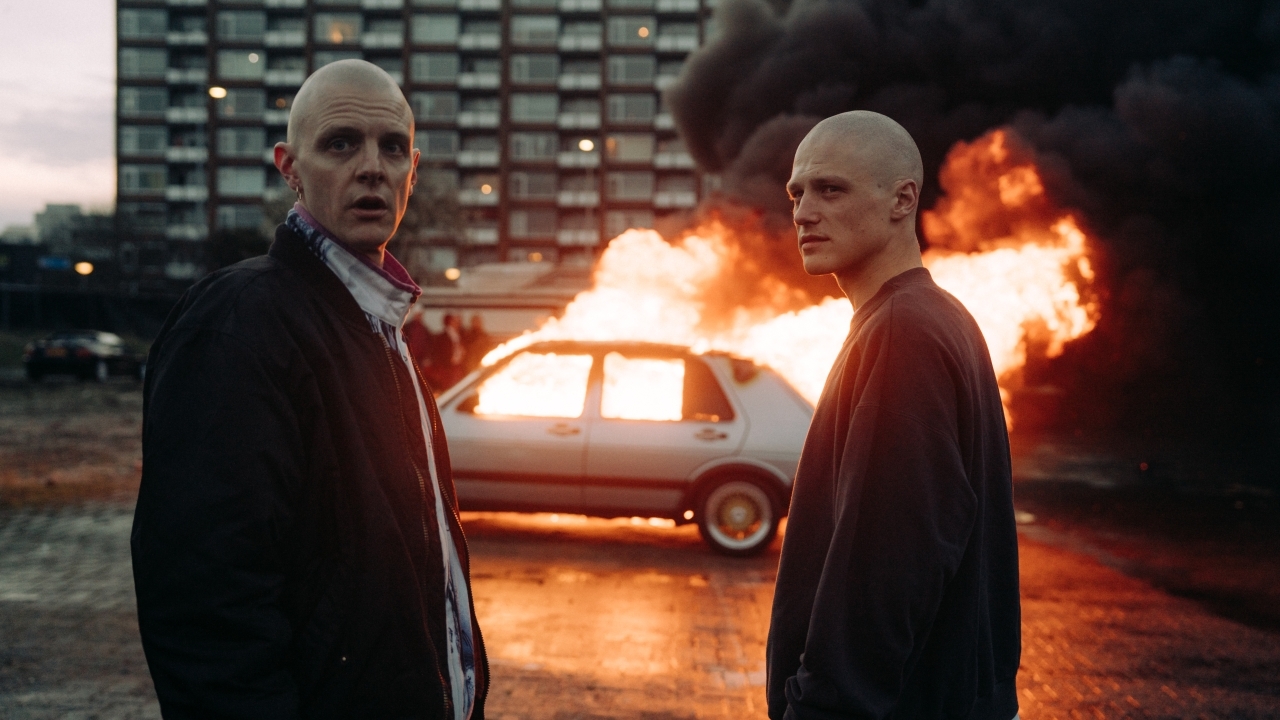 Hakken, kale koppen en pillen poppen: 'Hardcore Never Dies' vanaf deze week in de bioscoop