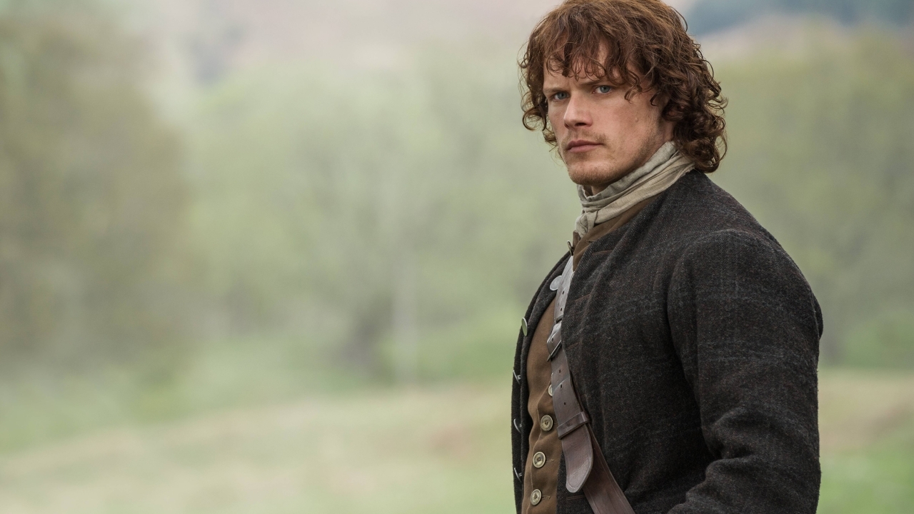 Sam Heughan onthult zijn "twee redenen" waarom hij de beste James Bond-kandidaat is