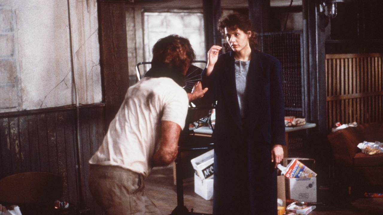 In deze klassieker veranderde het hoofdpersonage in een levensgrote strontvlieg