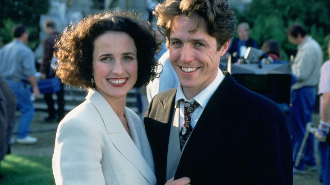 "Ik ben te oud, dik en lelijk," aldus Hugh Grant, koning van de romantische komedie