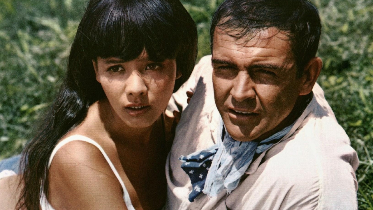 Deze James Bond-films krijgen een dikke waarschuwing omdat ze té aanstootgevend zijn