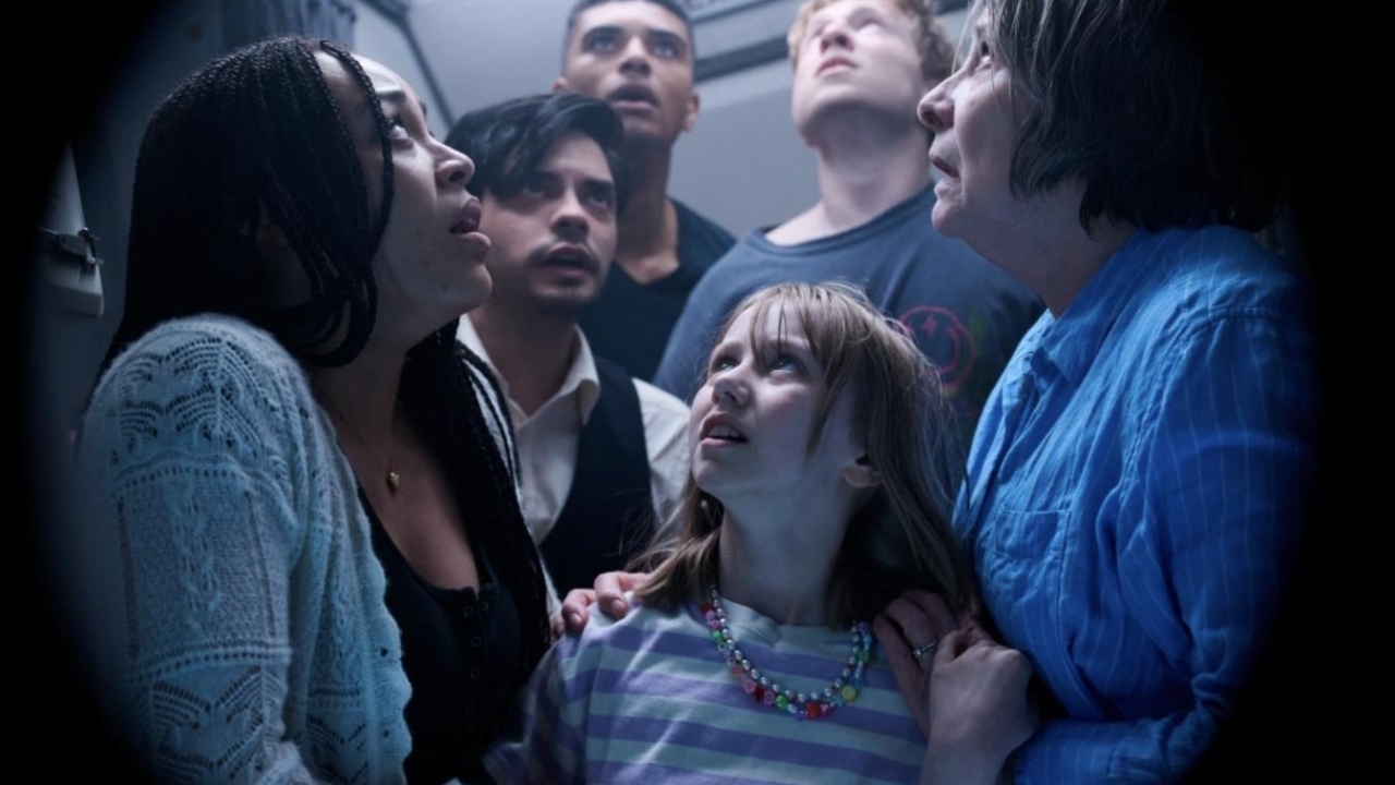 Haaien in een vliegtuig in ijzingwekkende trailer 'No Way Up'