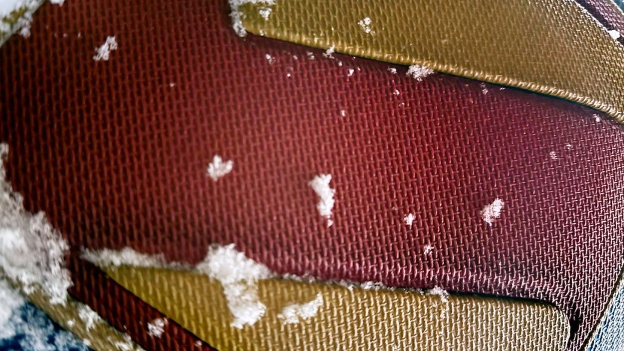 De eerste foto van James Gunns 'Superman' onthult veel meer dan je denkt