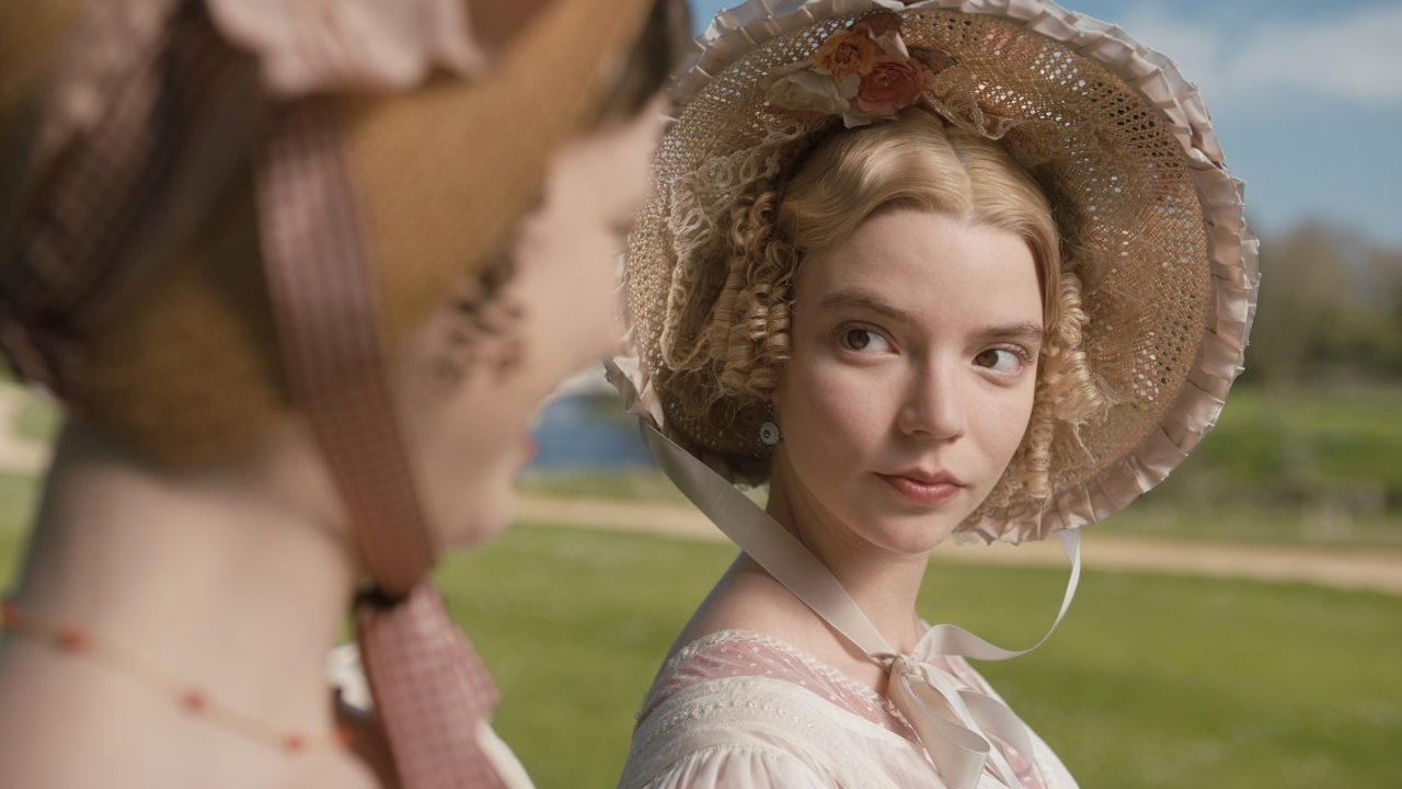 Anya Taylor-Joy in onwijs strak korset-kiekje: kan ze hier nog wel in ademen?